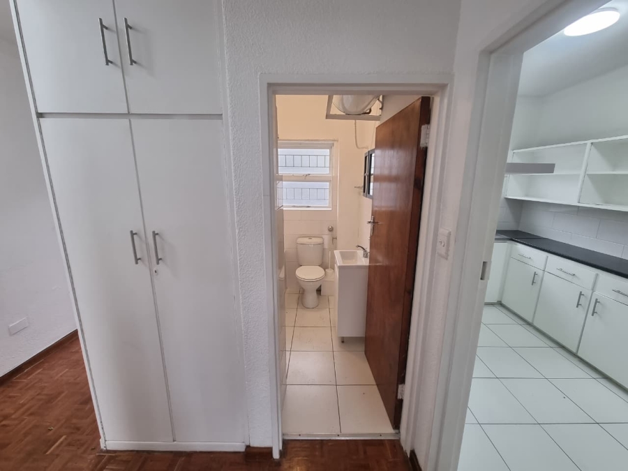 1 Bedroom Property for Sale in Sea Point Western Cape